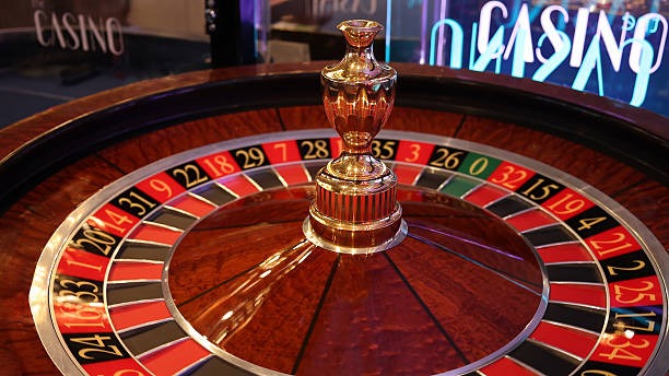 hokibet slot arcade games studio with live dealer, Dragon Tiger table, and HD camera setup