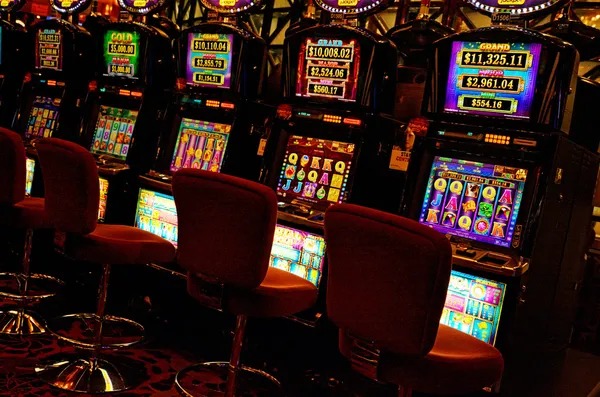 Colok Macau number prediction table on hokibet slot with live draw display